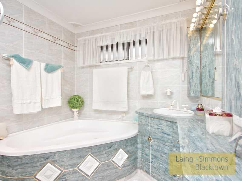 7/31																										Seaview Avenue
														
								Newport, NSW 2106, Blacktown - Thumbnail 7