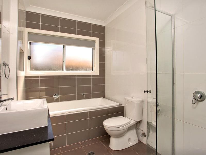 5/2a																										Toorak Court
														
								Port Macquarie, NSW 2444, Ropes Crossing - Thumbnail 3
