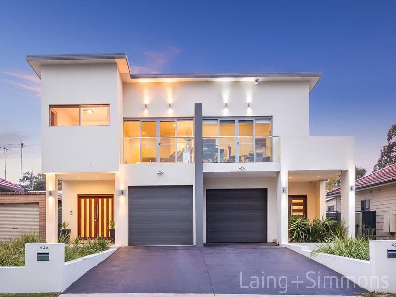 5/2a																										Toorak Court
														
								Port Macquarie, NSW 2444, Toongabbie - Image 1
