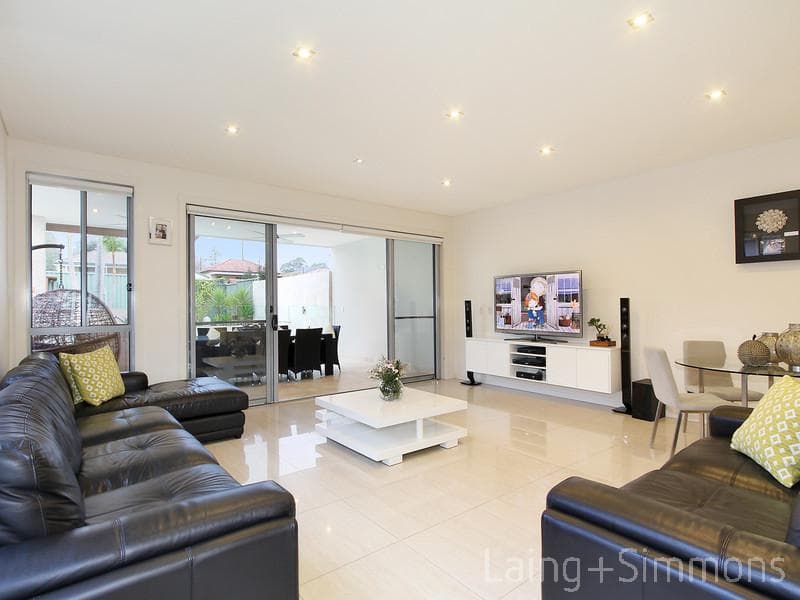 5/2a																										Toorak Court
														
								Port Macquarie, NSW 2444, Toongabbie - Thumbnail 5