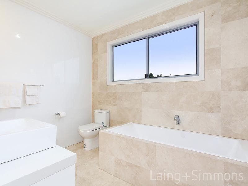 5/2a																										Toorak Court
														
								Port Macquarie, NSW 2444, Toongabbie - Thumbnail 8