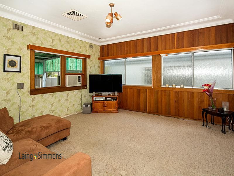 2 Carrington Avenue, Caringbah, Caringbah - Thumbnail 3