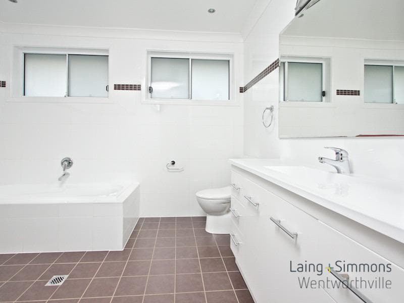 5/2a																										Toorak Court
														
								Port Macquarie, NSW 2444, Toongabbie - Thumbnail 4