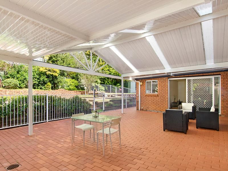 5/2a																										Toorak Court
														
								Port Macquarie, NSW 2444, Pennant Hills - Thumbnail 7