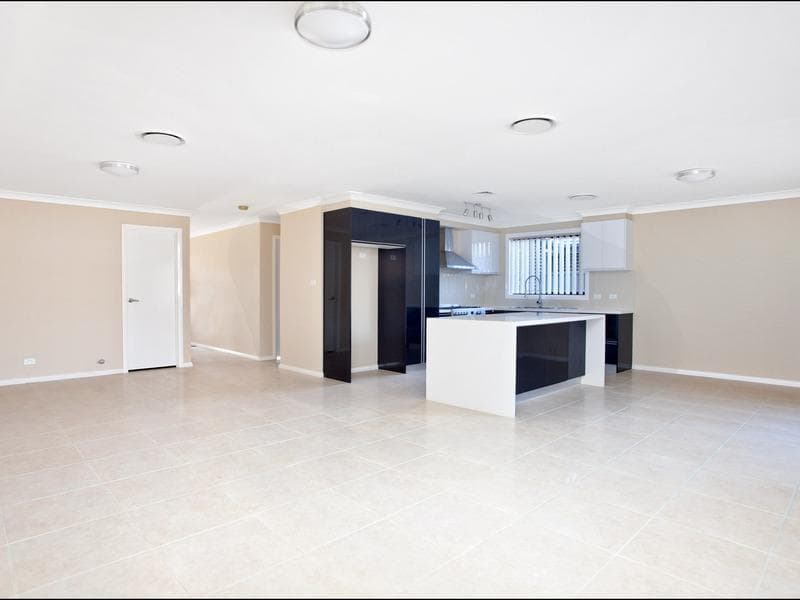 17/70-72																										Lane Street
														
								Wentworthville, NSW 2145, Ropes Crossing - Thumbnail 2