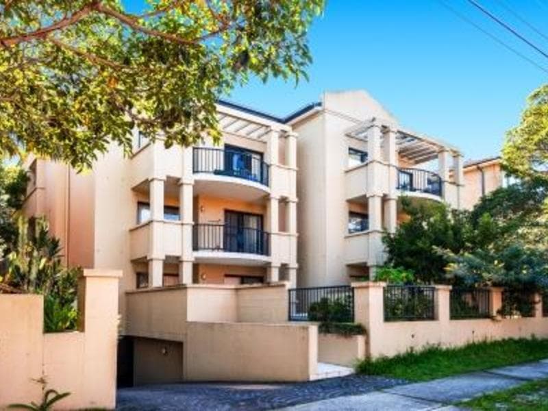 42/7																										Jersey Road
														
								Artarmon, NSW 2064, Rose Bay - Image 1