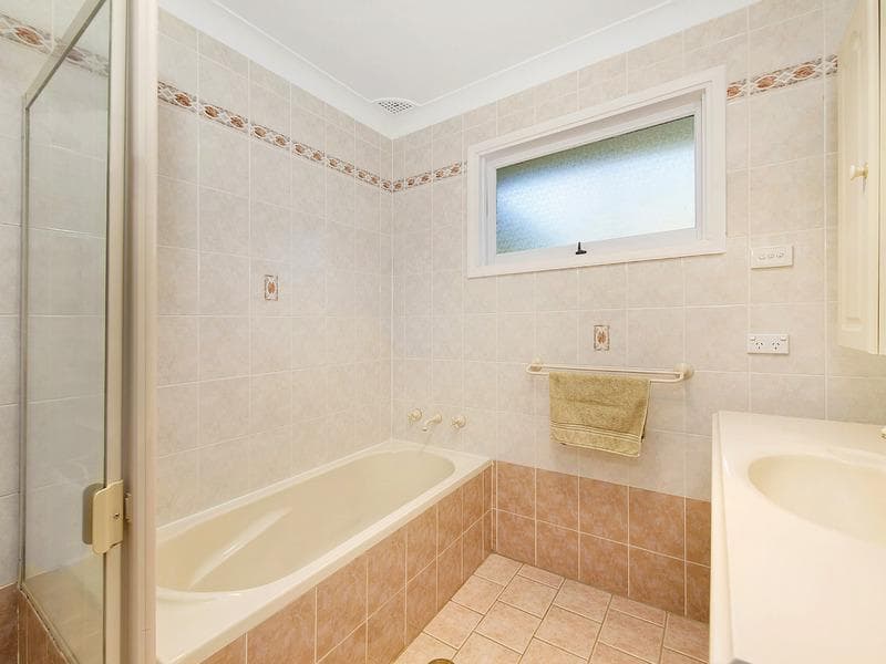 5/2a																										Toorak Court
														
								Port Macquarie, NSW 2444, Kings Langley - Thumbnail 4