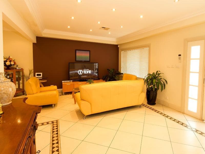 122 Camden St, Fairfield Heights, Fairfield Heights - Thumbnail 2