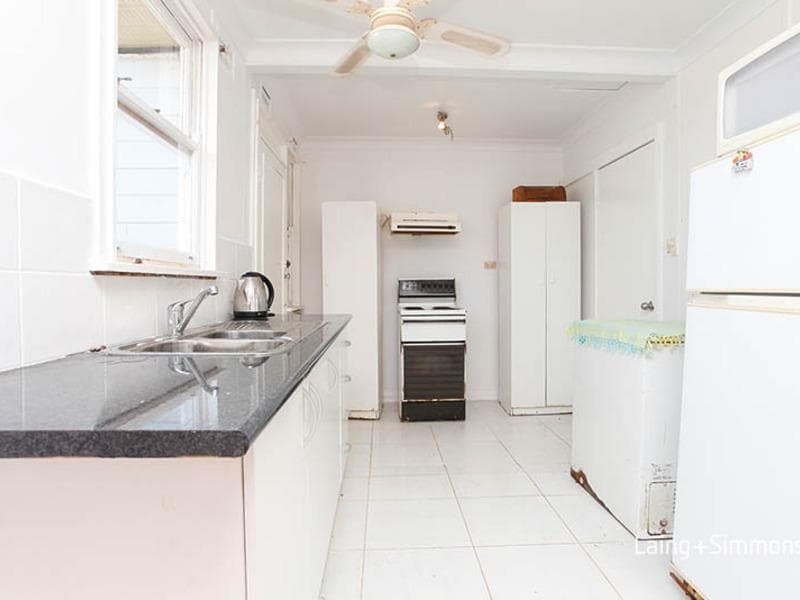 20 Van Dieman Crescent, Fairfield West, Fairfield West - Thumbnail 5