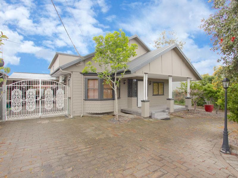 5/2a																										Toorak Court
														
								Port Macquarie, NSW 2444, Blacktown - Image 1