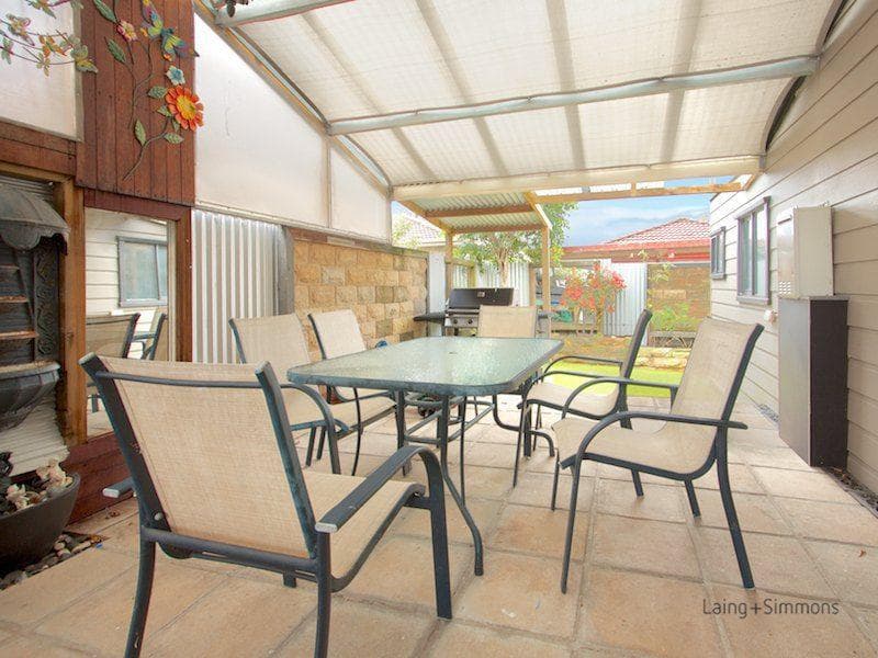 5/2a																										Toorak Court
														
								Port Macquarie, NSW 2444, Blacktown - Thumbnail 8