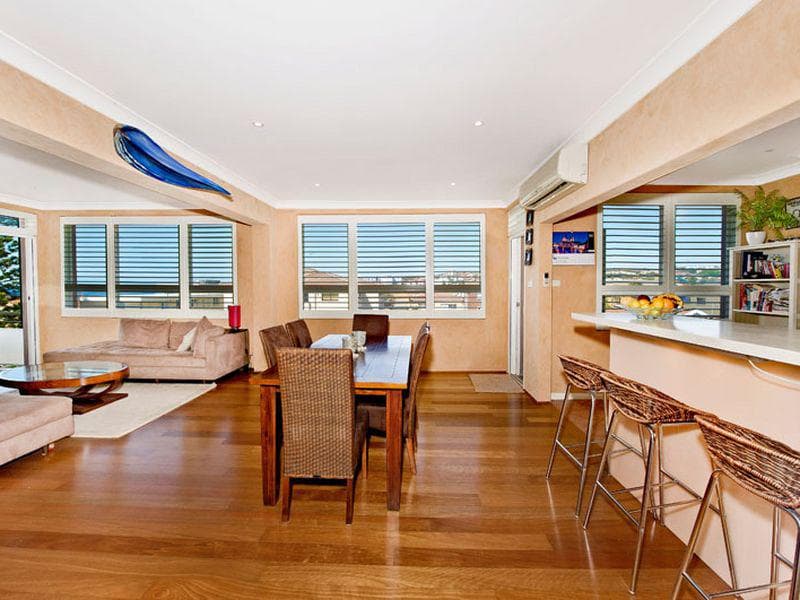 10/20-22																										Brickfield Street
														
								North Parramatta, NSW 2151, North Bondi - Thumbnail 5