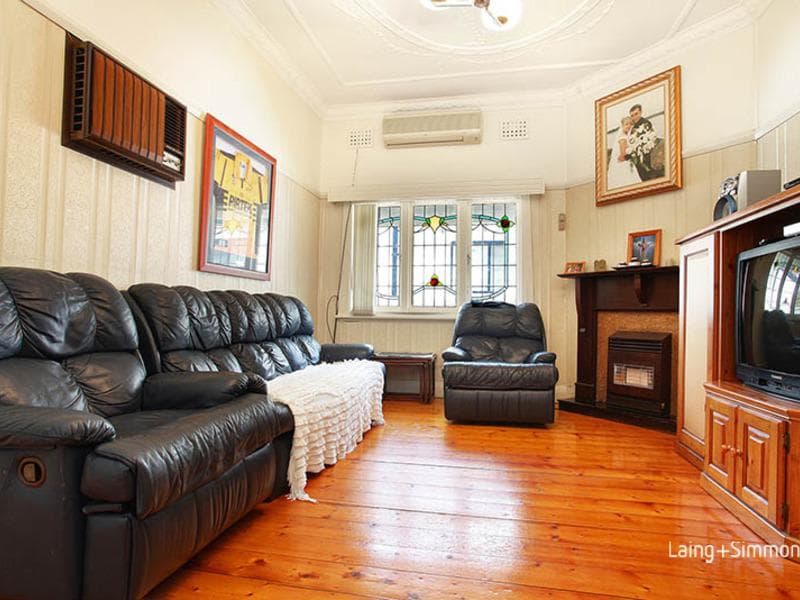 1207/63																										Crown Street
														
								Woolloomooloo, NSW 2011, Granville - Thumbnail 2