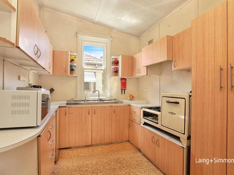 1207/63																										Crown Street
														
								Woolloomooloo, NSW 2011, Granville - Thumbnail 4