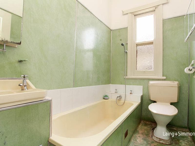 1207/63																										Crown Street
														
								Woolloomooloo, NSW 2011, Granville - Thumbnail 5