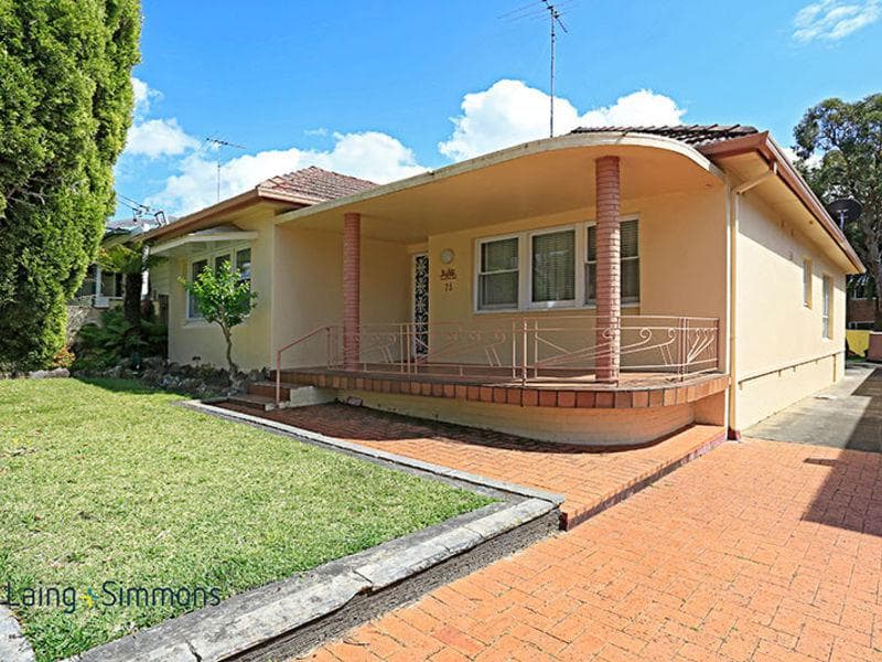 1207/63																										Crown Street
														
								Woolloomooloo, NSW 2011, Woolooware - Thumbnail 2