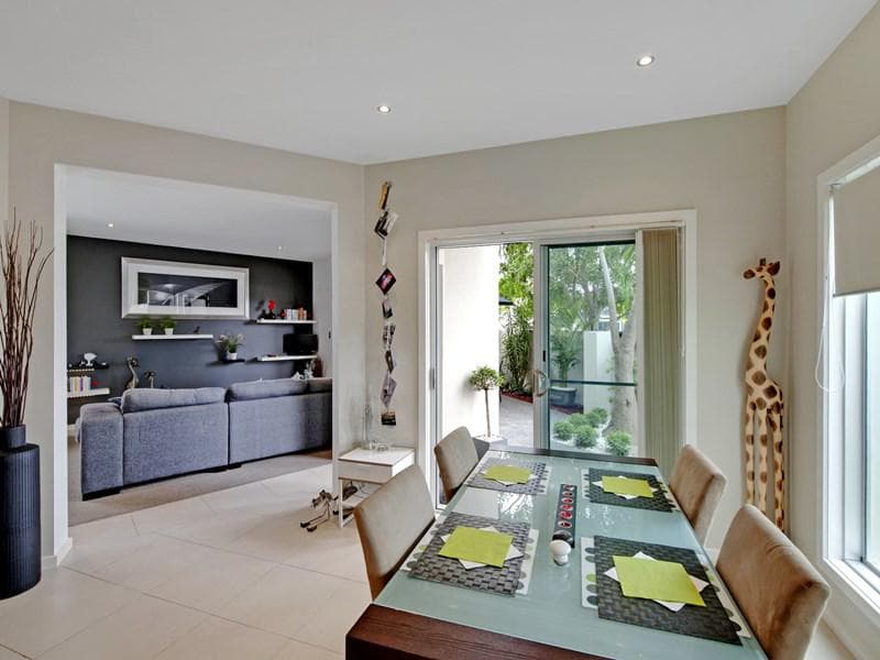9/9																										Foss St
														
								Forest Lodge, NSW 2037, Port Macquarie - Image 1