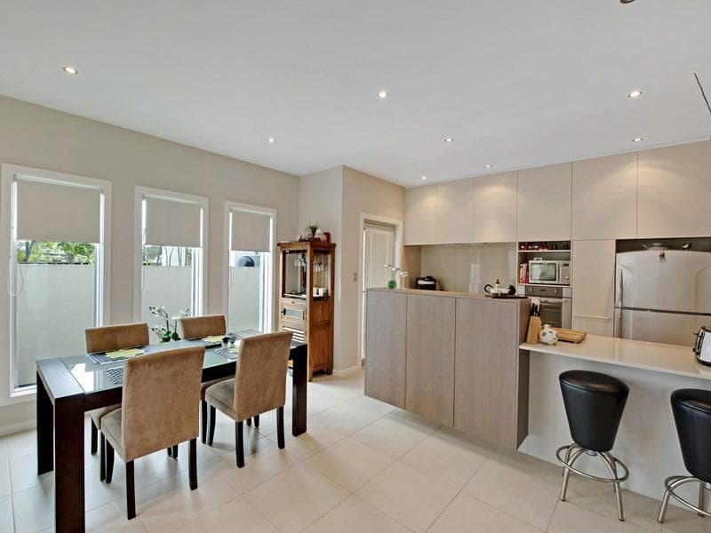 9/9																										Foss St
														
								Forest Lodge, NSW 2037, Port Macquarie - Thumbnail 4