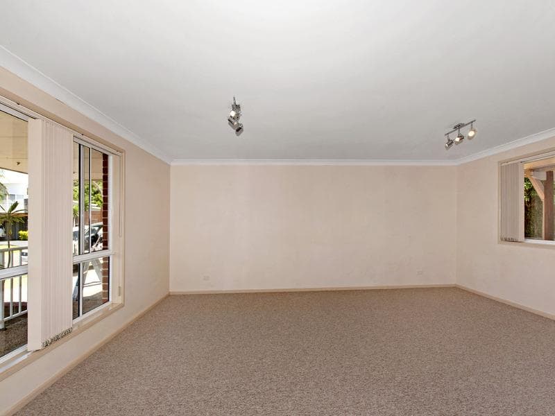 12 Burrawong Drive, Port Macquarie, Port Macquarie - Thumbnail 3