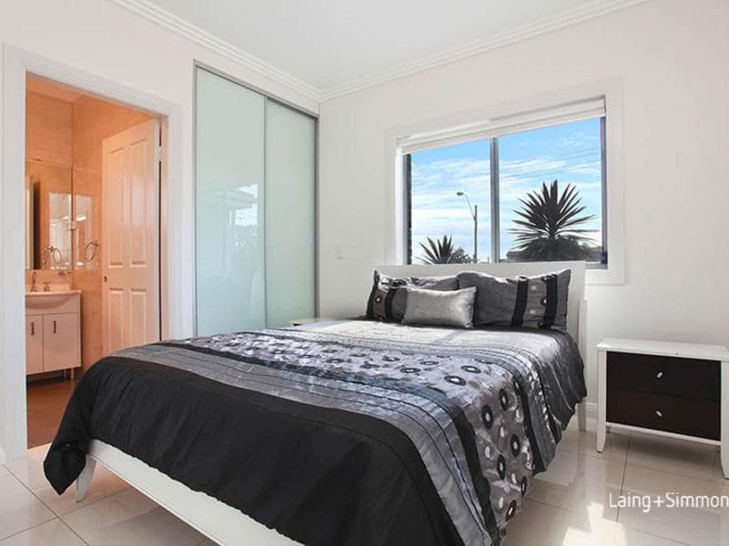 1207/63																										Crown Street
														
								Woolloomooloo, NSW 2011, Guildford - Thumbnail 4
