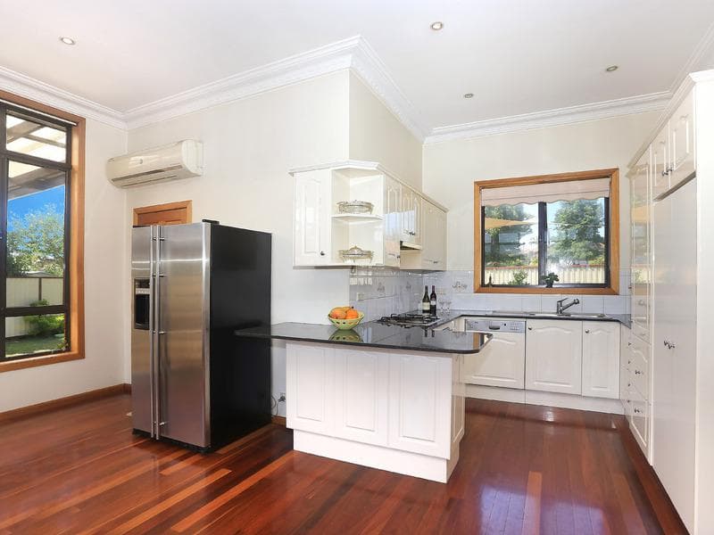 1207/63																										Crown Street
														
								Woolloomooloo, NSW 2011, Roselands - Thumbnail 5