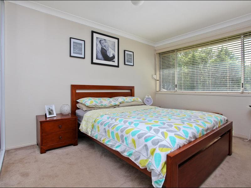 5 Kenneth Crescent, Dean Park, Dean Park - Thumbnail 4