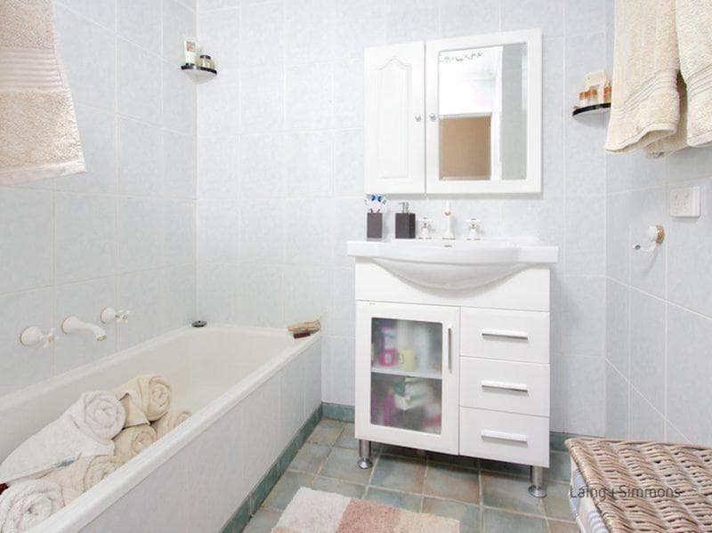 4/1																										Robertson Street
														
								Narrabeen, NSW 2101, Blacktown - Thumbnail 7
