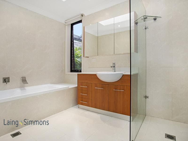 23 Fernleigh Road, Caringbah South, Caringbah South - Thumbnail 5