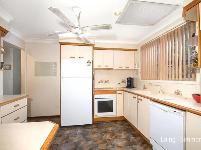 81 Isaac Smith Parade, Kings Langley, Kings Langley - Thumbnail 2