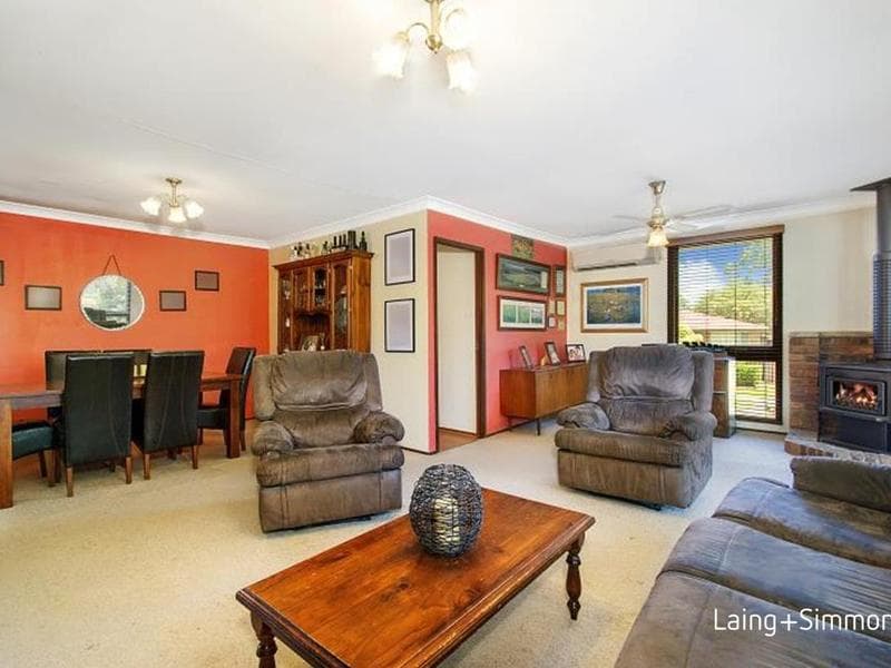 81 Isaac Smith Parade, Kings Langley, Kings Langley - Thumbnail 3