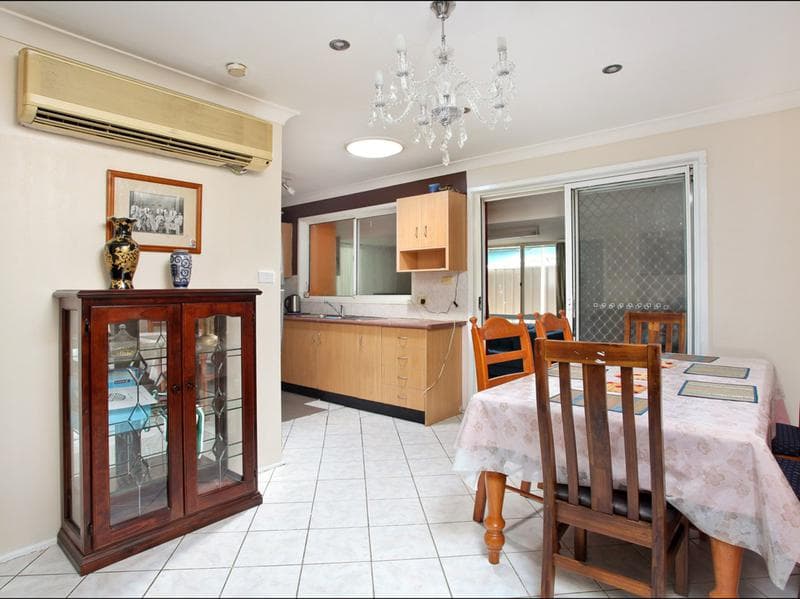 9/9																										Foss St
														
								Forest Lodge, NSW 2037, Colyton - Thumbnail 2