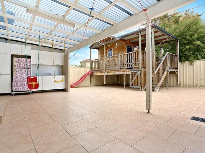 9/9																										Foss St
														
								Forest Lodge, NSW 2037, Fairfield - Thumbnail 5