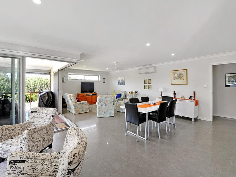 70 Crestwood Drive, Port Macquarie, Port Macquarie - Thumbnail 2