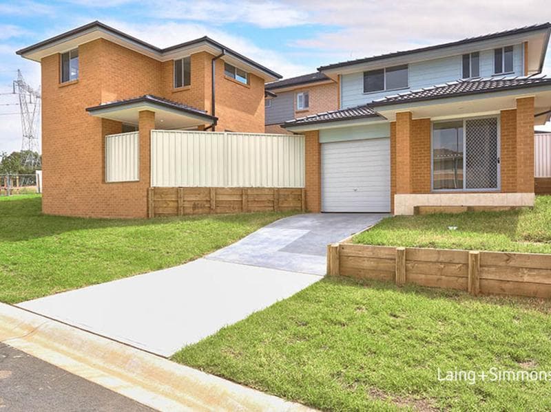 7/23																										Park Rd
														
								Cabramatta, NSW 2166, Middleton Grange - Image 1