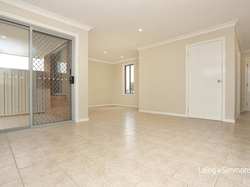 7/23																										Park Rd
														
								Cabramatta, NSW 2166, Middleton Grange - Thumbnail 5