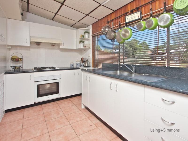 13 Acland Street, Guildford, Guildford - Thumbnail 3