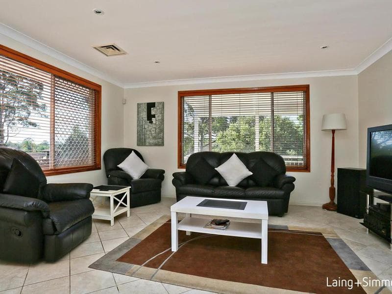 39 Nathaniel Parade, Kings Langley, Kings Langley - Thumbnail 4