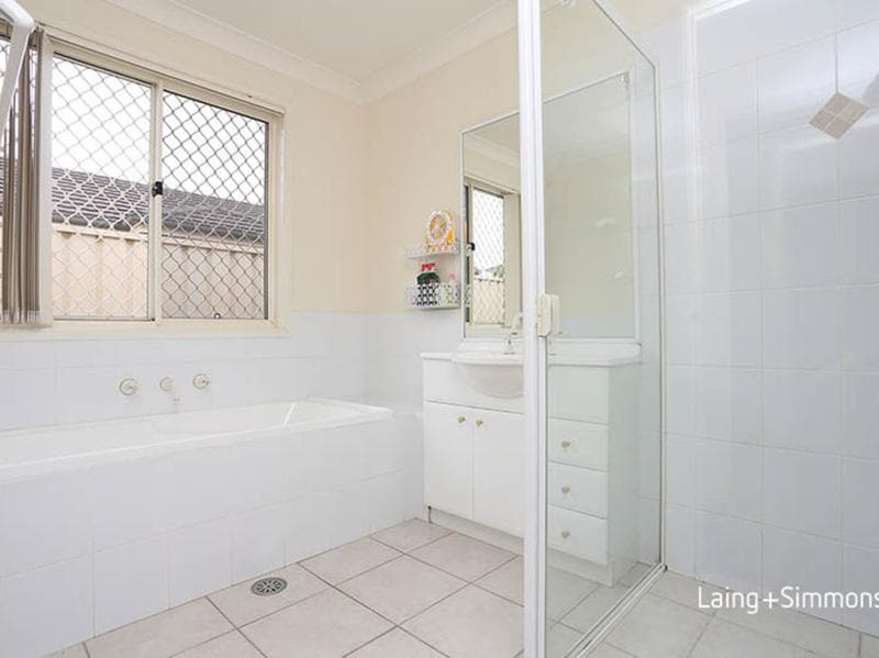 4/1																										Robertson Street
														
								Narrabeen, NSW 2101, Fairfield East - Thumbnail 4