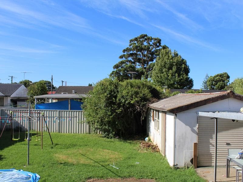 4/1																										Robertson Street
														
								Narrabeen, NSW 2101, Smithfield - Thumbnail 7