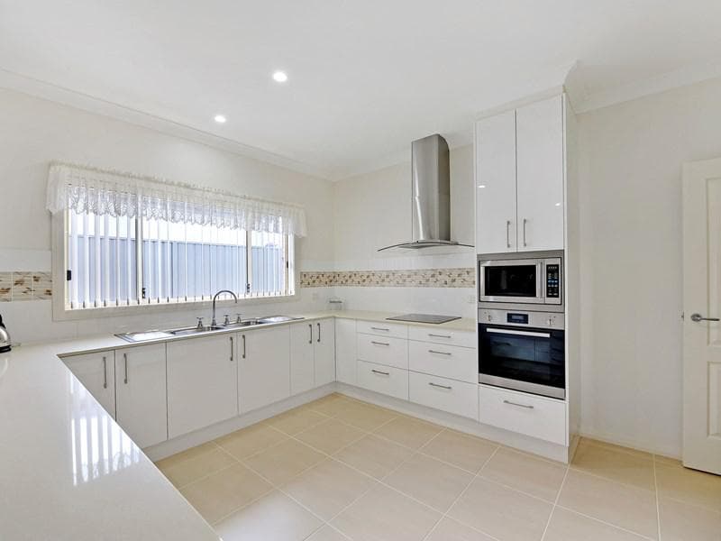 104 Emerald Drive, Port Macquarie, Port Macquarie - Thumbnail 2