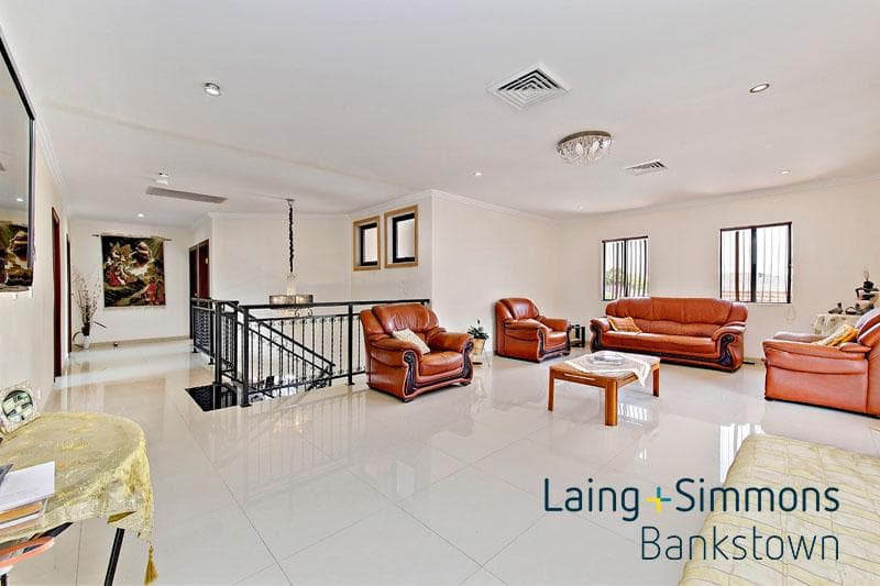 21/1																										Waterside Crescent
														
								Carramar, NSW 2163, Bankstown - Thumbnail 5