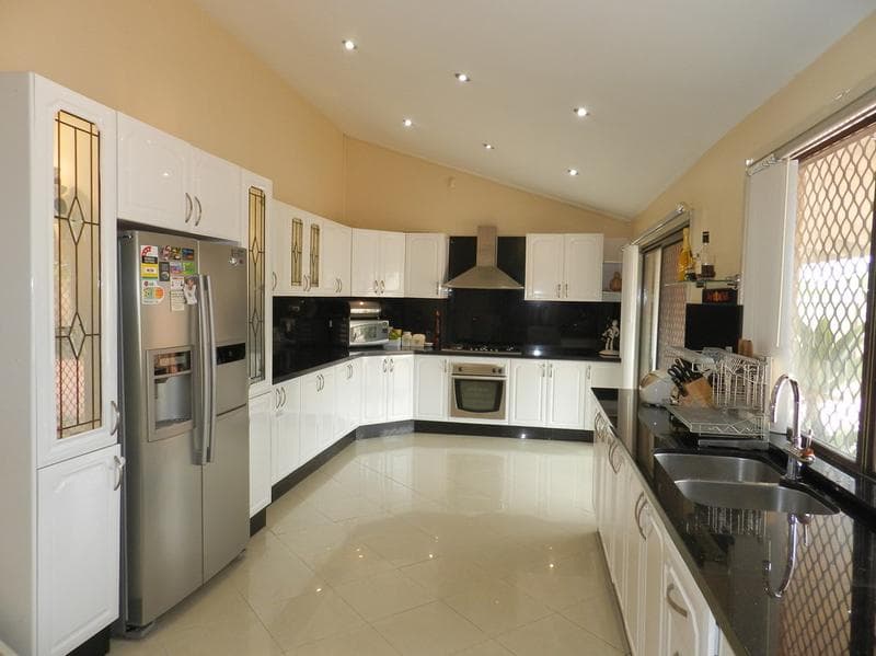 4/1																										Robertson Street
														
								Narrabeen, NSW 2101, Canley Heights - Thumbnail 2