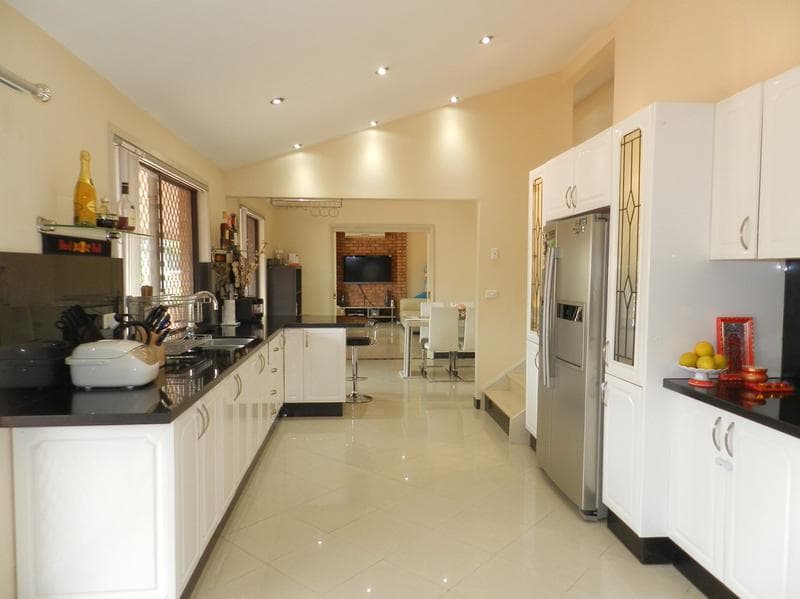 4/1																										Robertson Street
														
								Narrabeen, NSW 2101, Canley Heights - Thumbnail 5