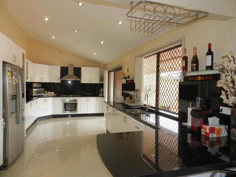 4/1																										Robertson Street
														
								Narrabeen, NSW 2101, Canley Heights - Thumbnail 7