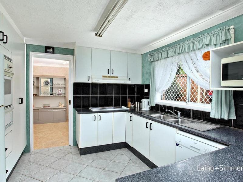 8 Pickersgill Street, Kings Langley, Kings Langley - Thumbnail 2