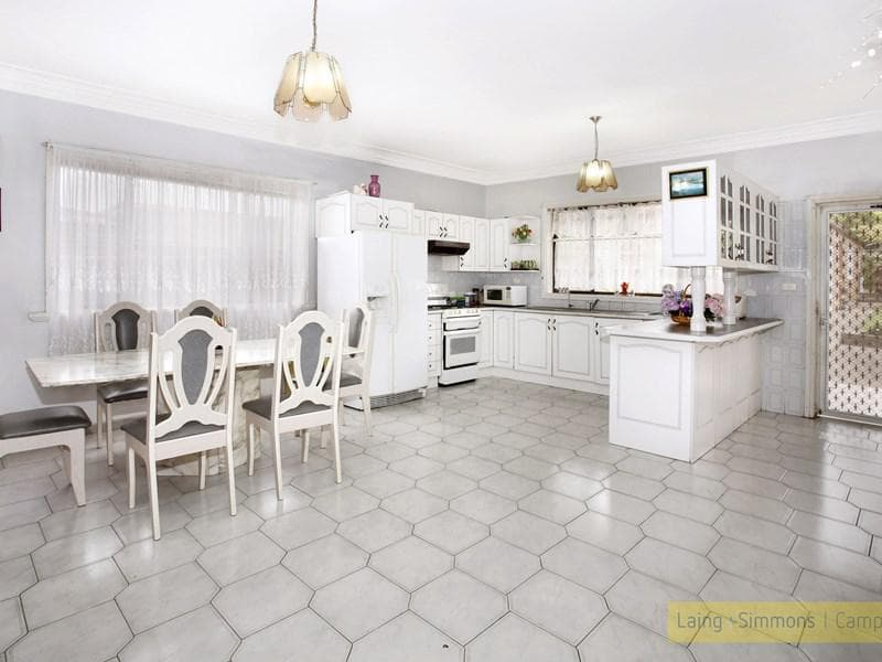 4 Lascelles Ave, Greenacre, Greenacre - Thumbnail 2