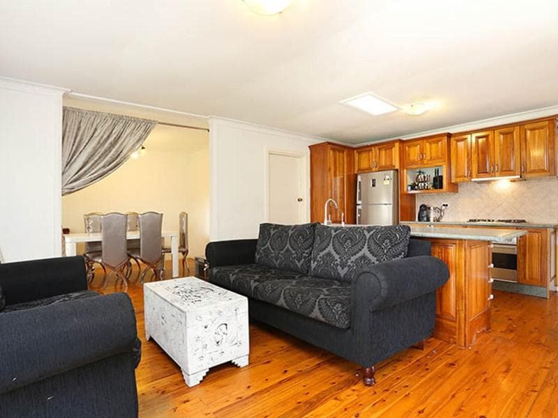117 Dennistoun Avenue, Guildford, Guildford - Thumbnail 2