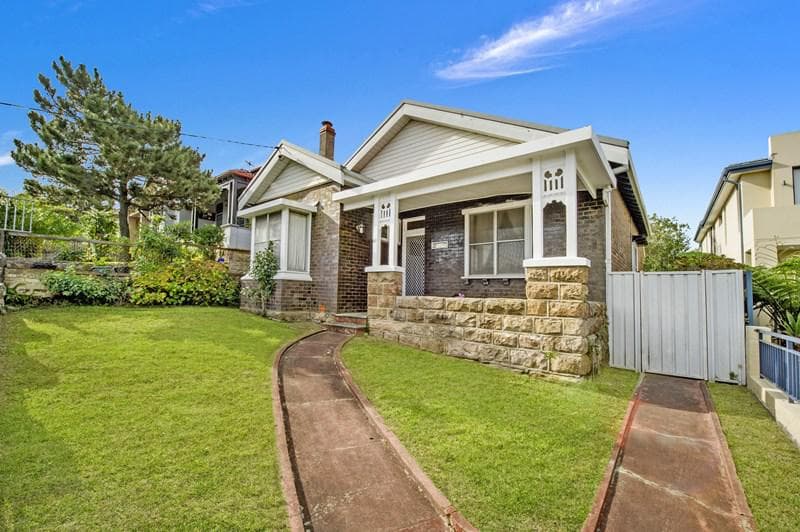 4/1																										Robertson Street
														
								Narrabeen, NSW 2101, Rockdale - Thumbnail 2
