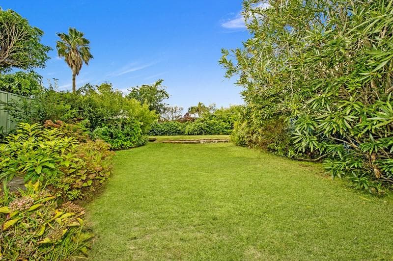 4/1																										Robertson Street
														
								Narrabeen, NSW 2101, Rockdale - Thumbnail 3