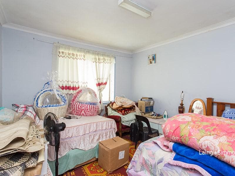 2/32																										Clifton Drive
														
								Port Macquarie, NSW 2444, Merrylands - Thumbnail 4